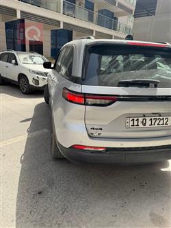 جیپ گراند شیرۆکی